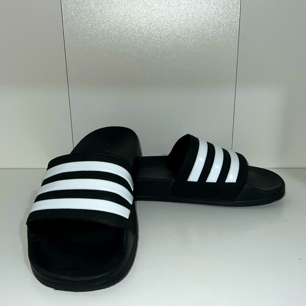 ADIDAS ADILETTE SLIDES